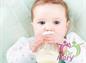 تغذیه با شیر مادر برای نوزادان در مقابل شیر خشک و شیرگاو